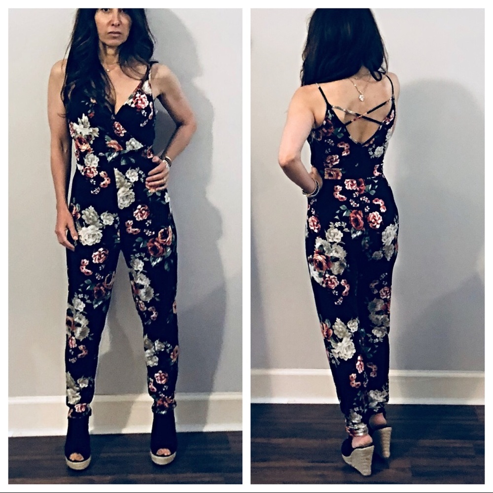 ✨LAST ONE✨Floral tank jumpsuit - Picture 5 of 8